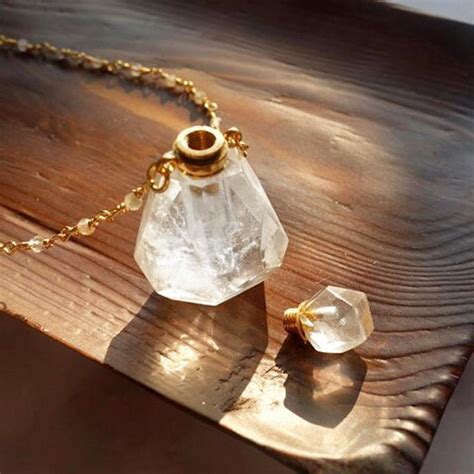 crystal perfume bottle necklace wholesale.